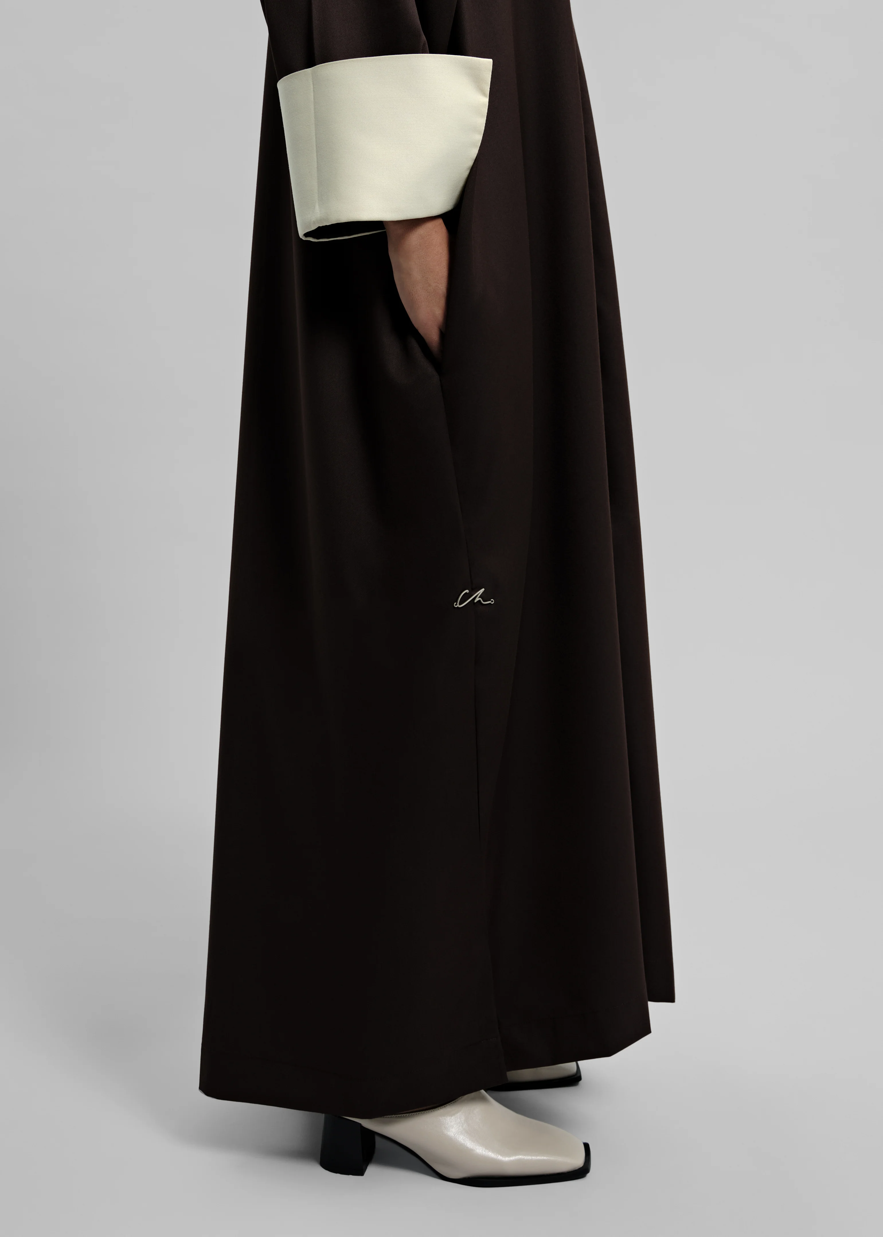 La Robe Qamar Brun - Image 3