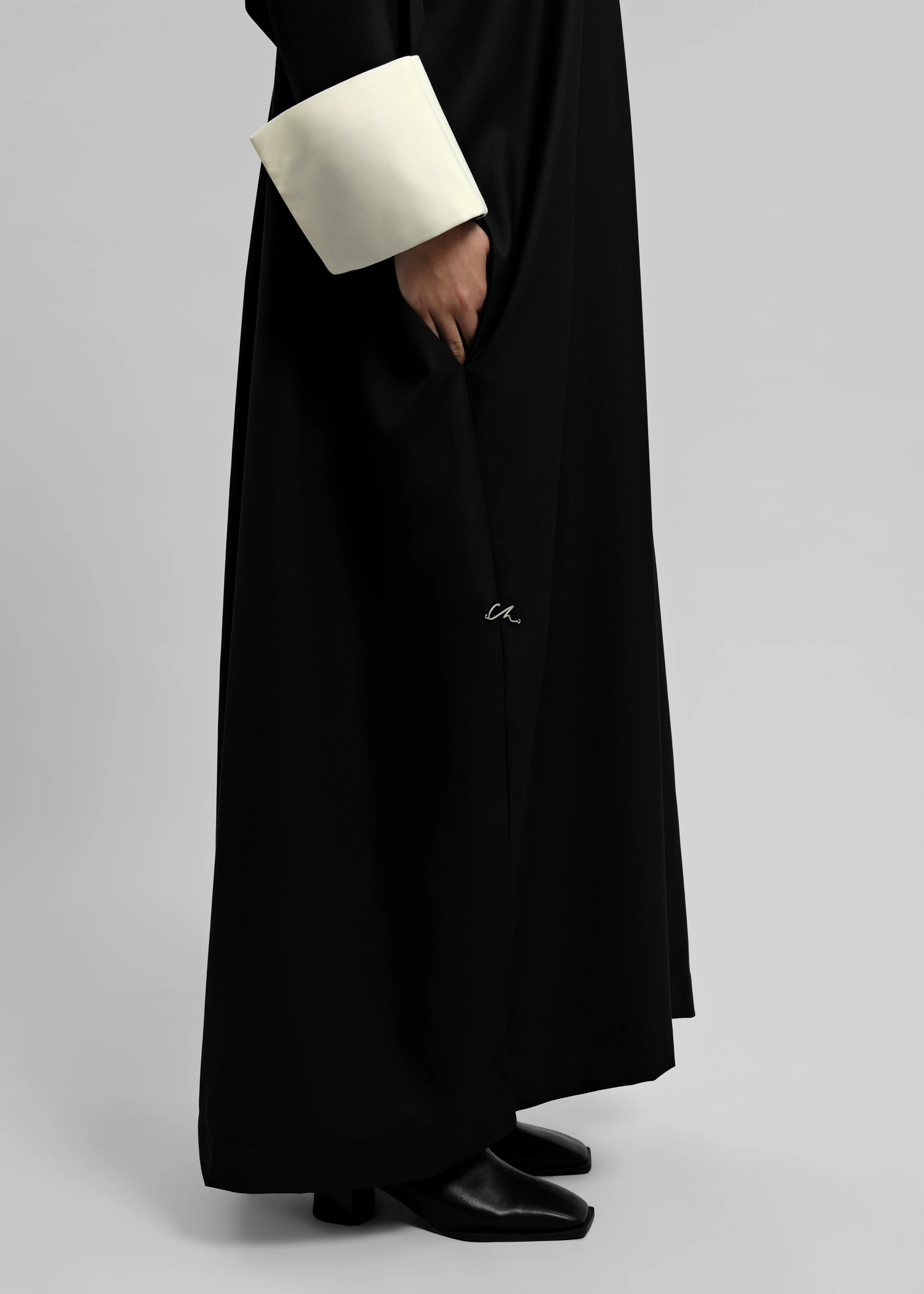La Robe Qamar Noir - Image 4