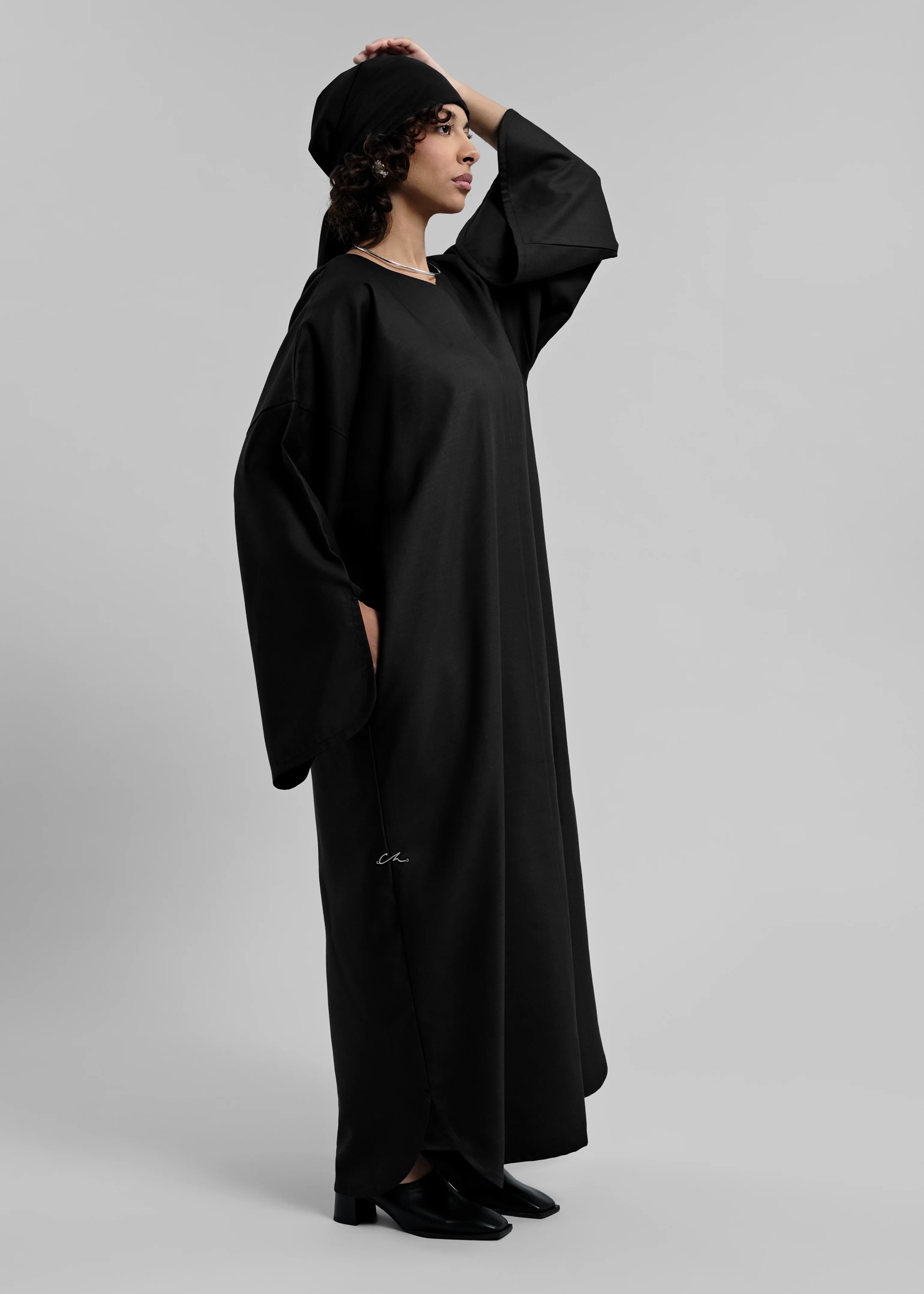 La Robe Qamys Noir - Image 3