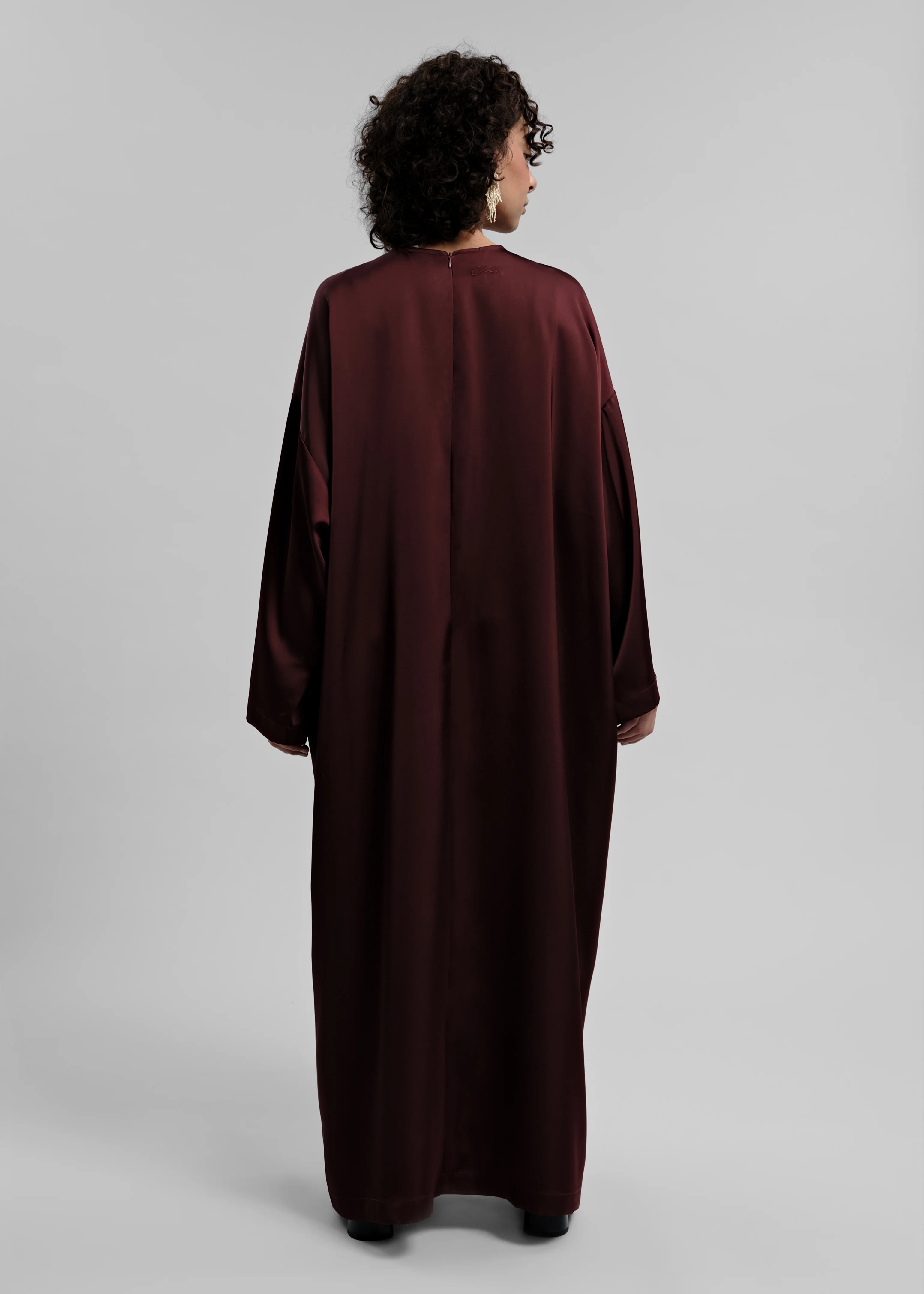 La Robe Satin Bordeaux - Image 3