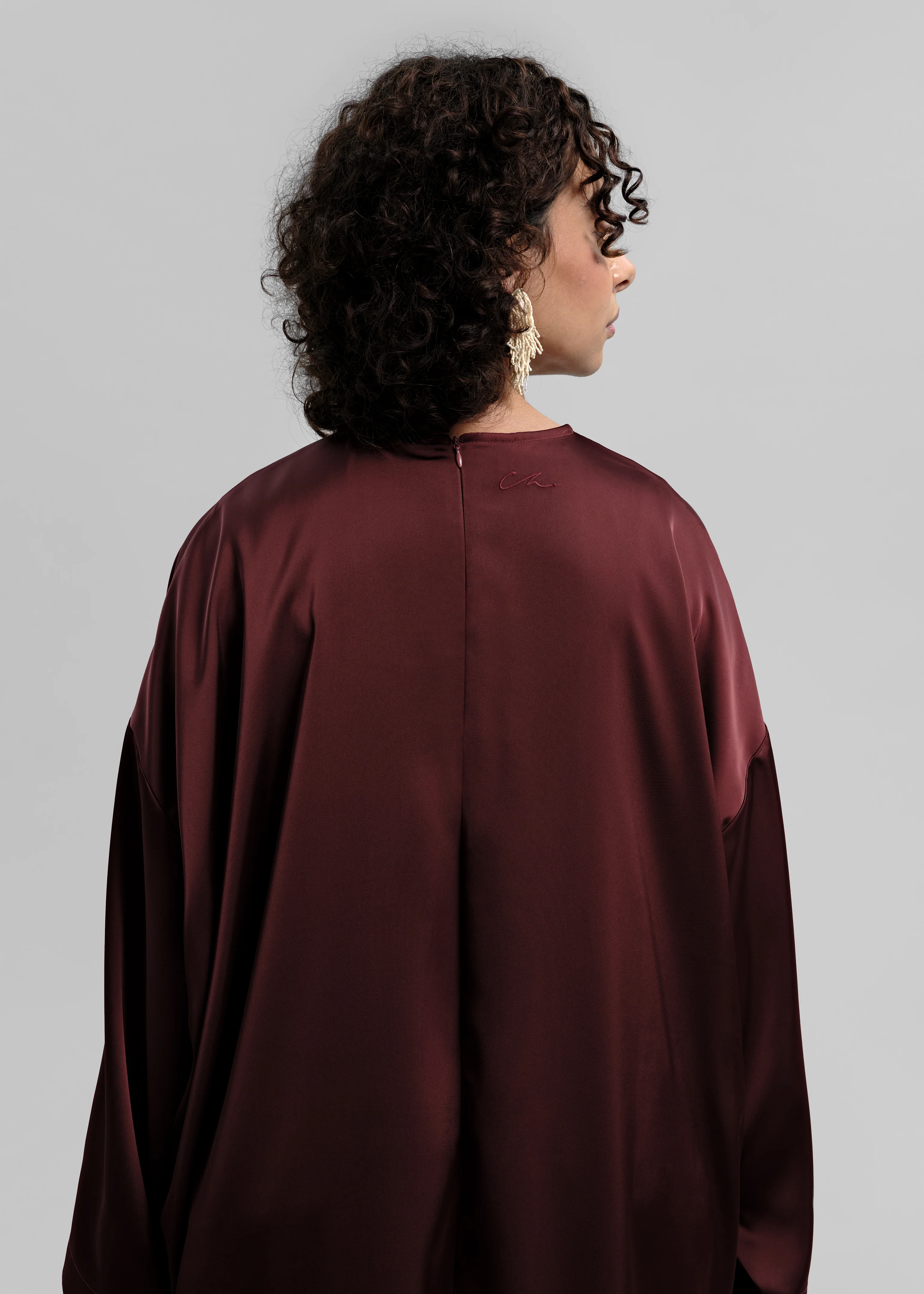 La Robe Satin Bordeaux - Image 4