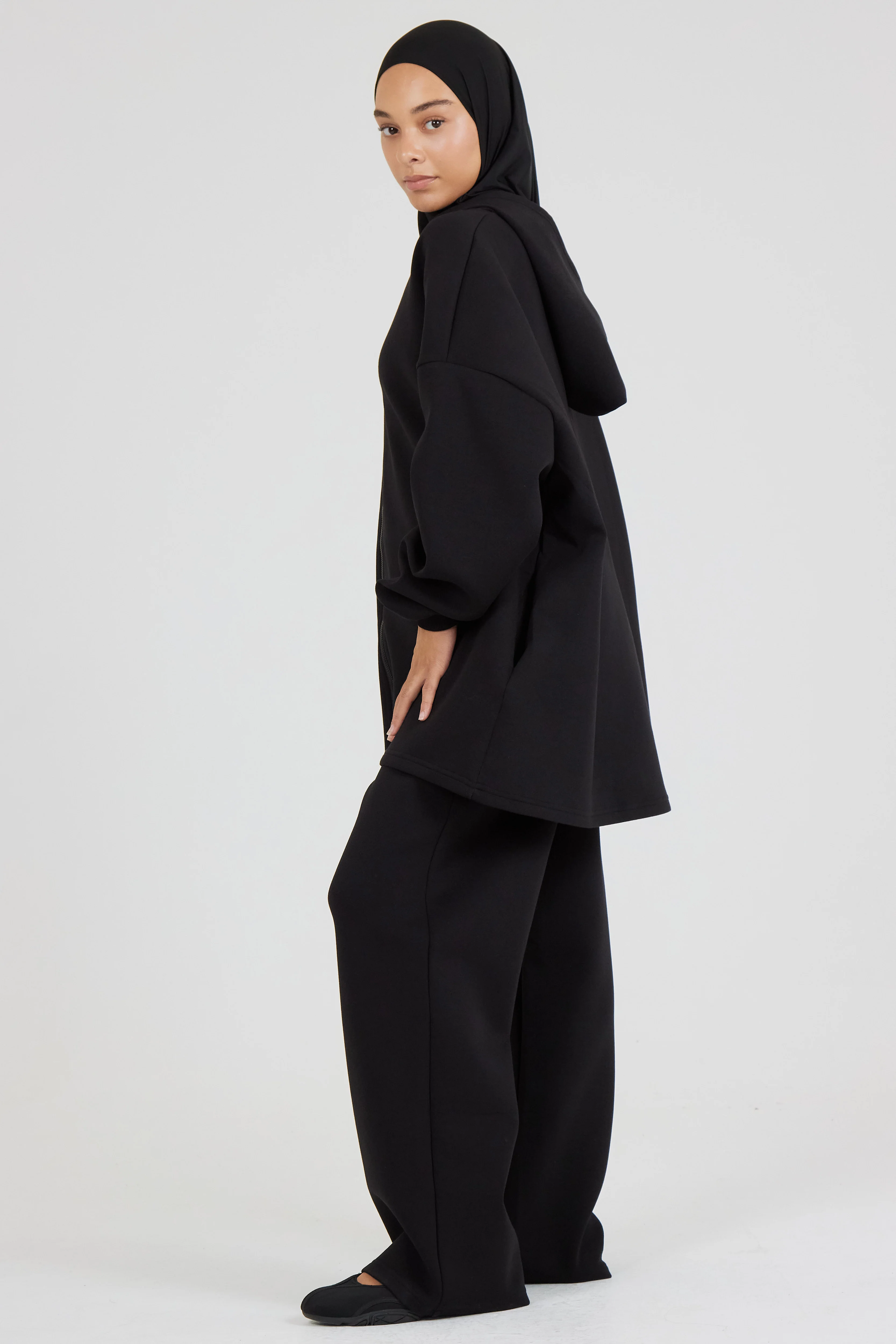 Le Pantalon Comfy Noir - Image 4