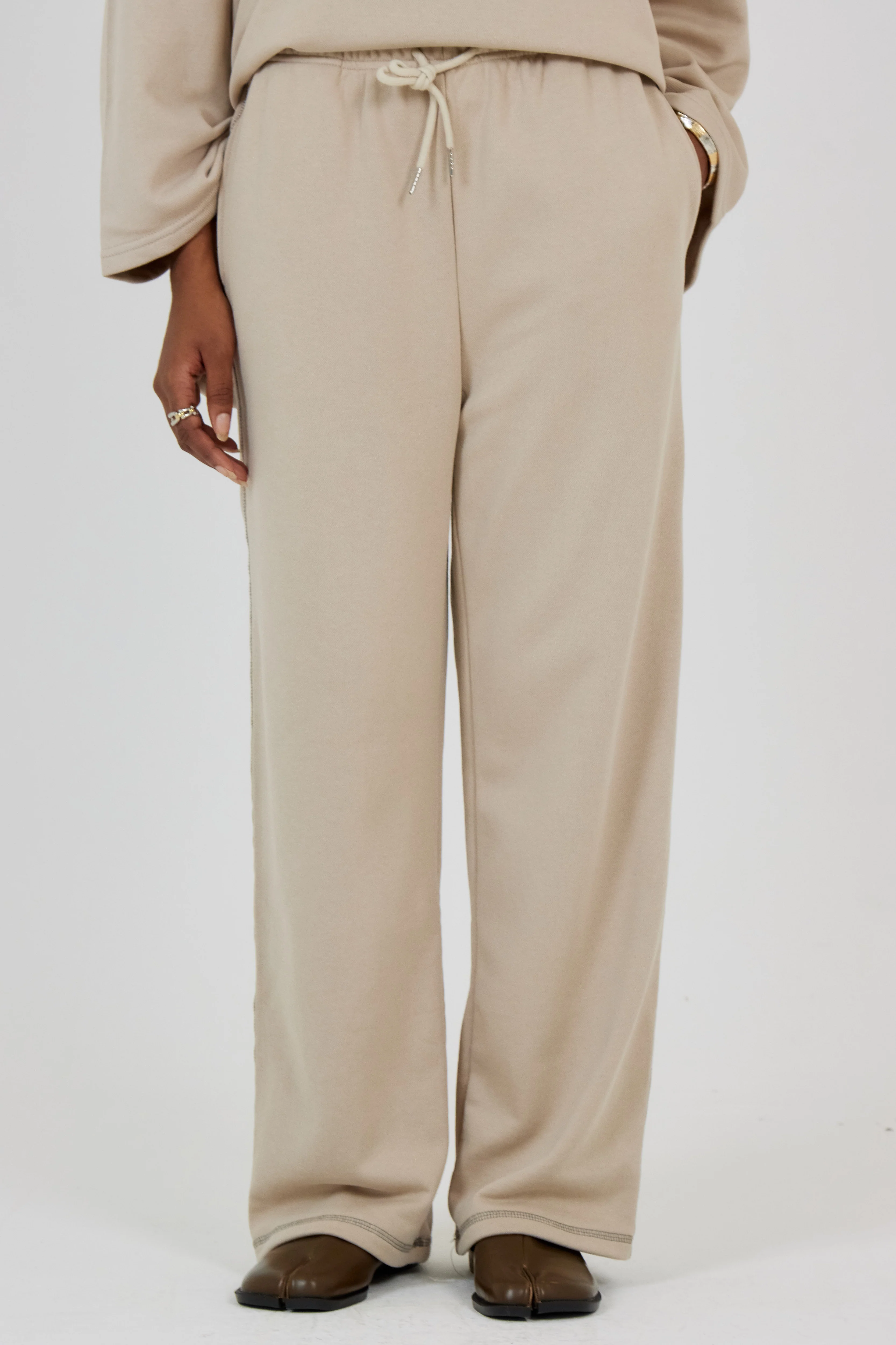 Le Pantalon Essential Taupe - Image 3