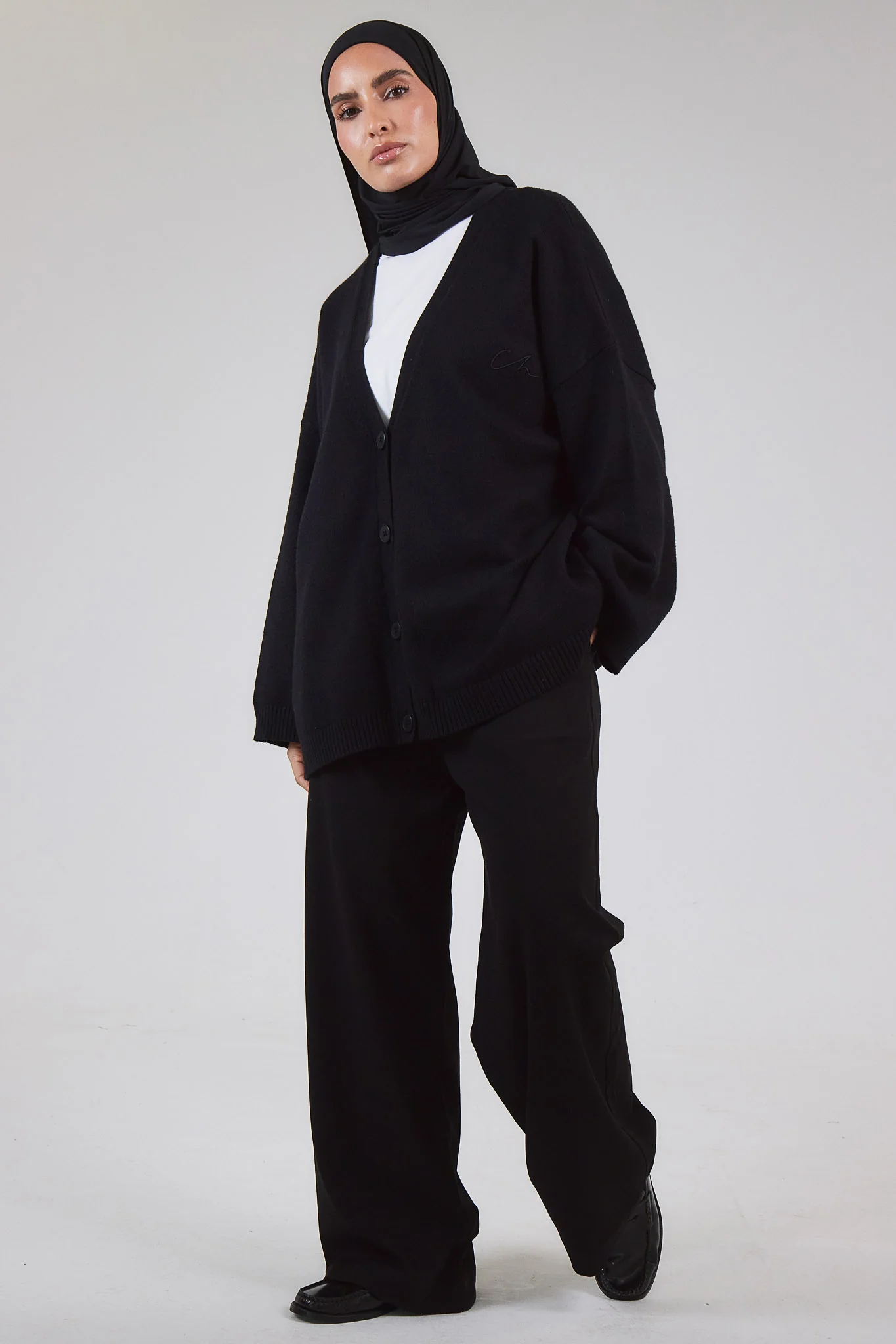 Le Cardigan Noir - Image 5