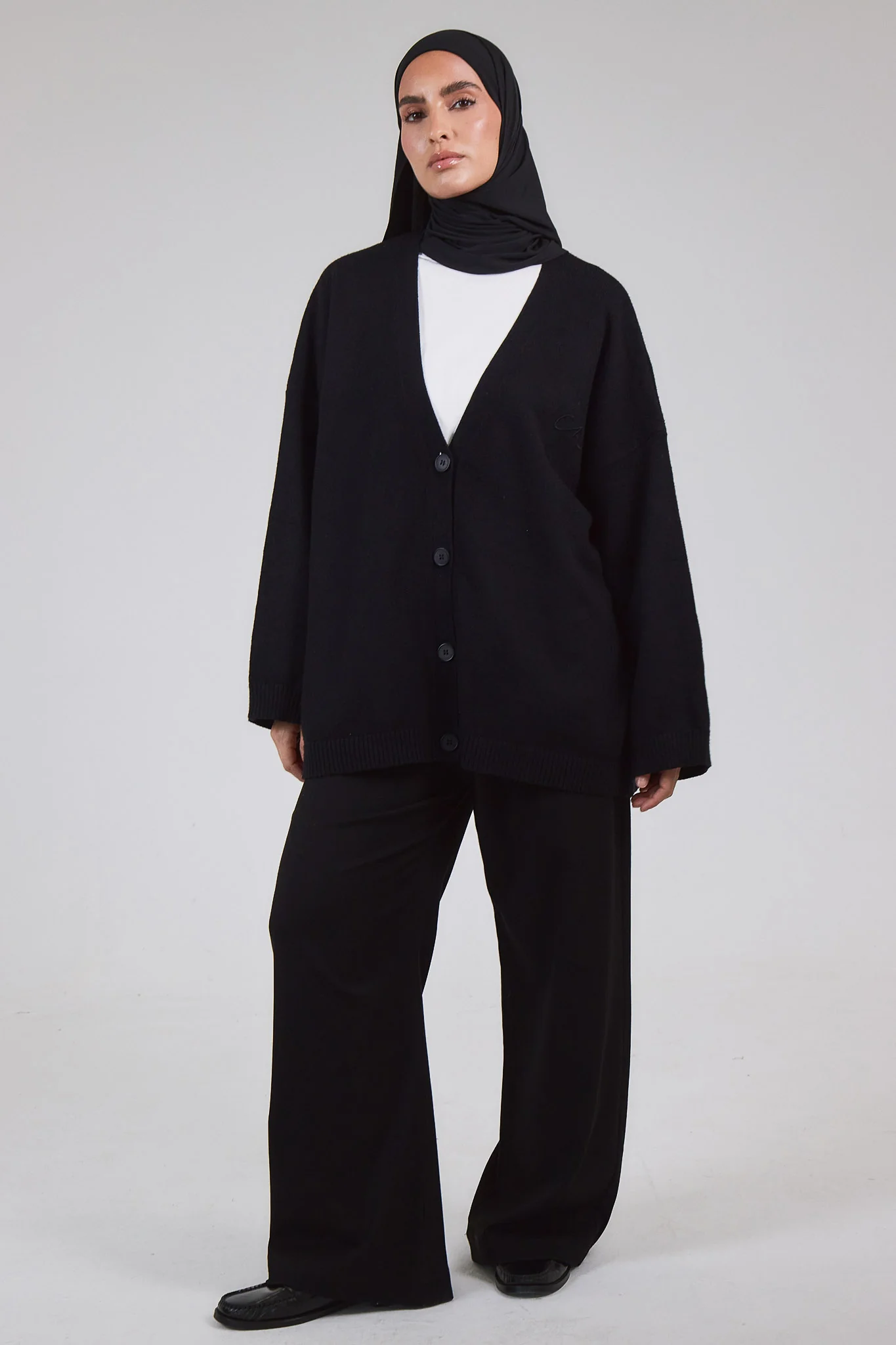 Le Cardigan Noir - Image 6