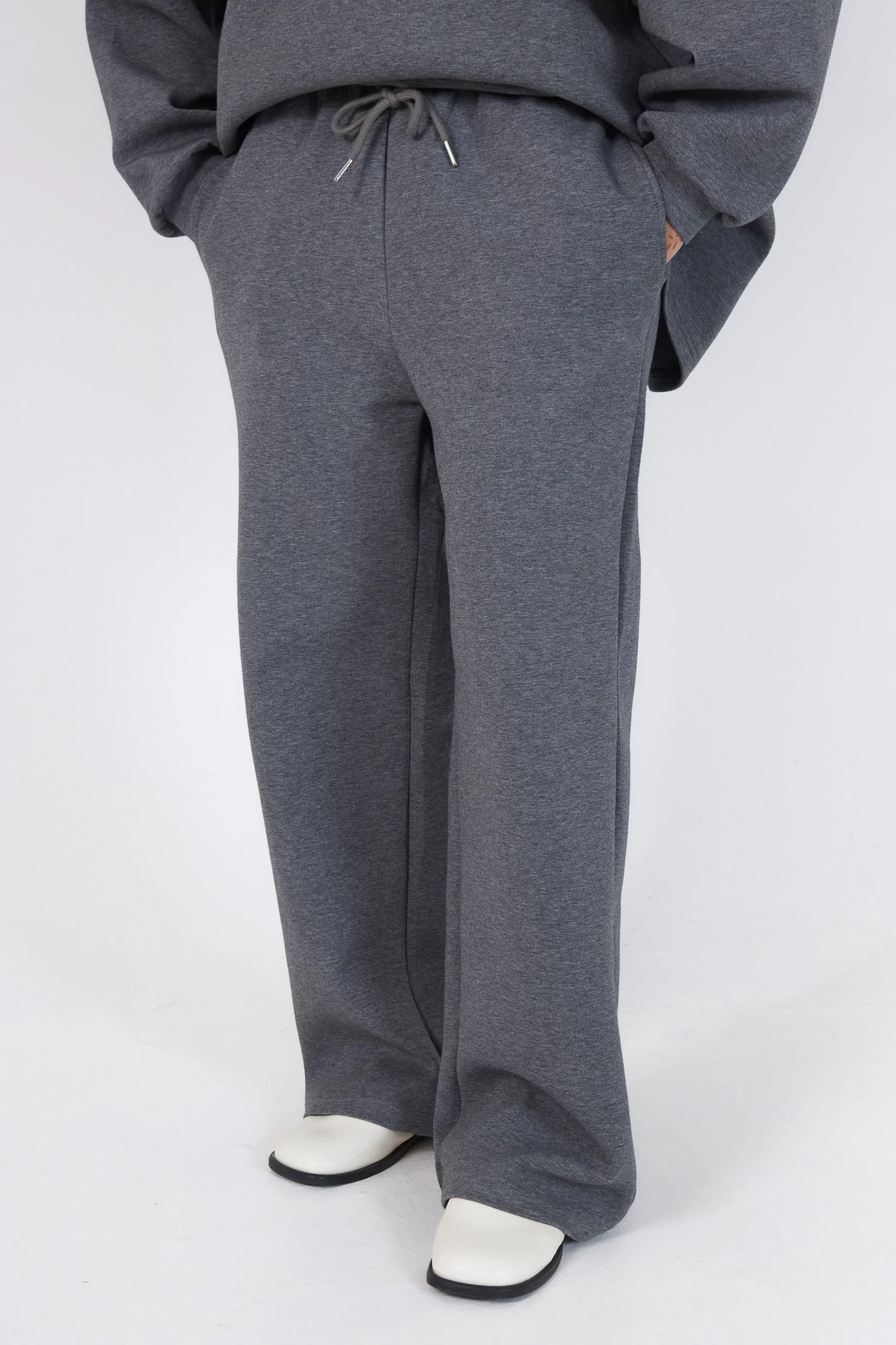 Le Pantalon Comfy Gris Foncé - Image 3