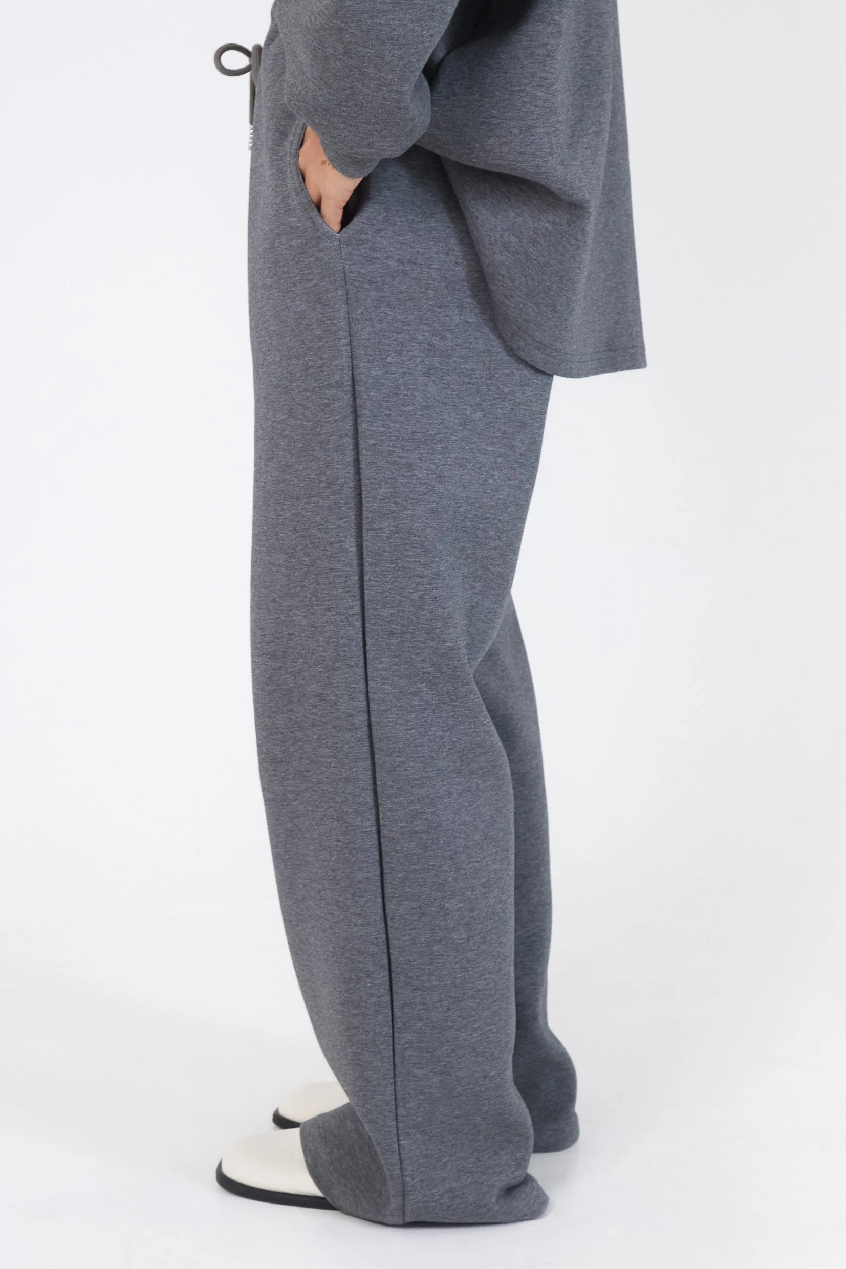 Le Pantalon Comfy Gris Foncé - Image 5