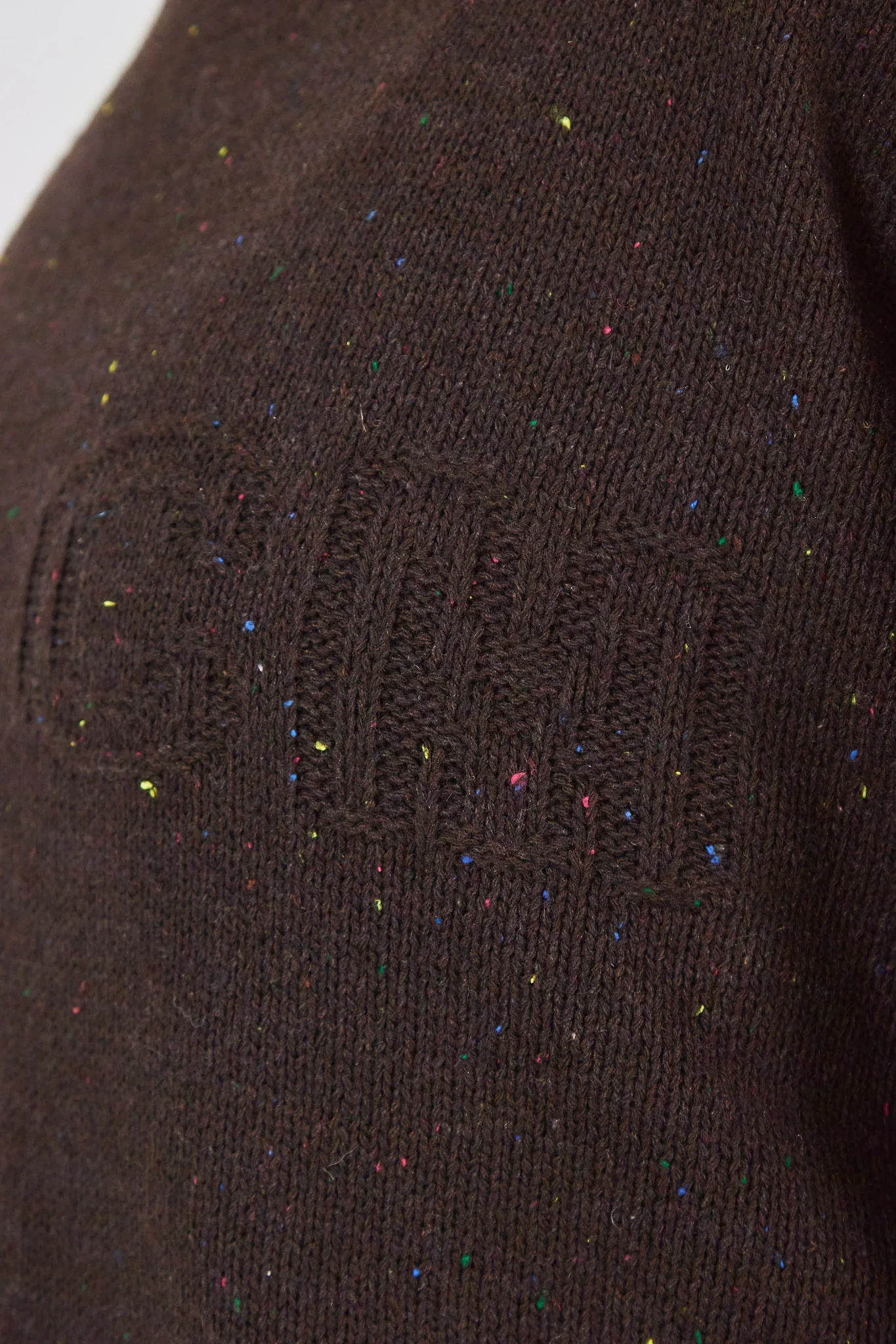 Le Pull-Over Brun - Image 2
