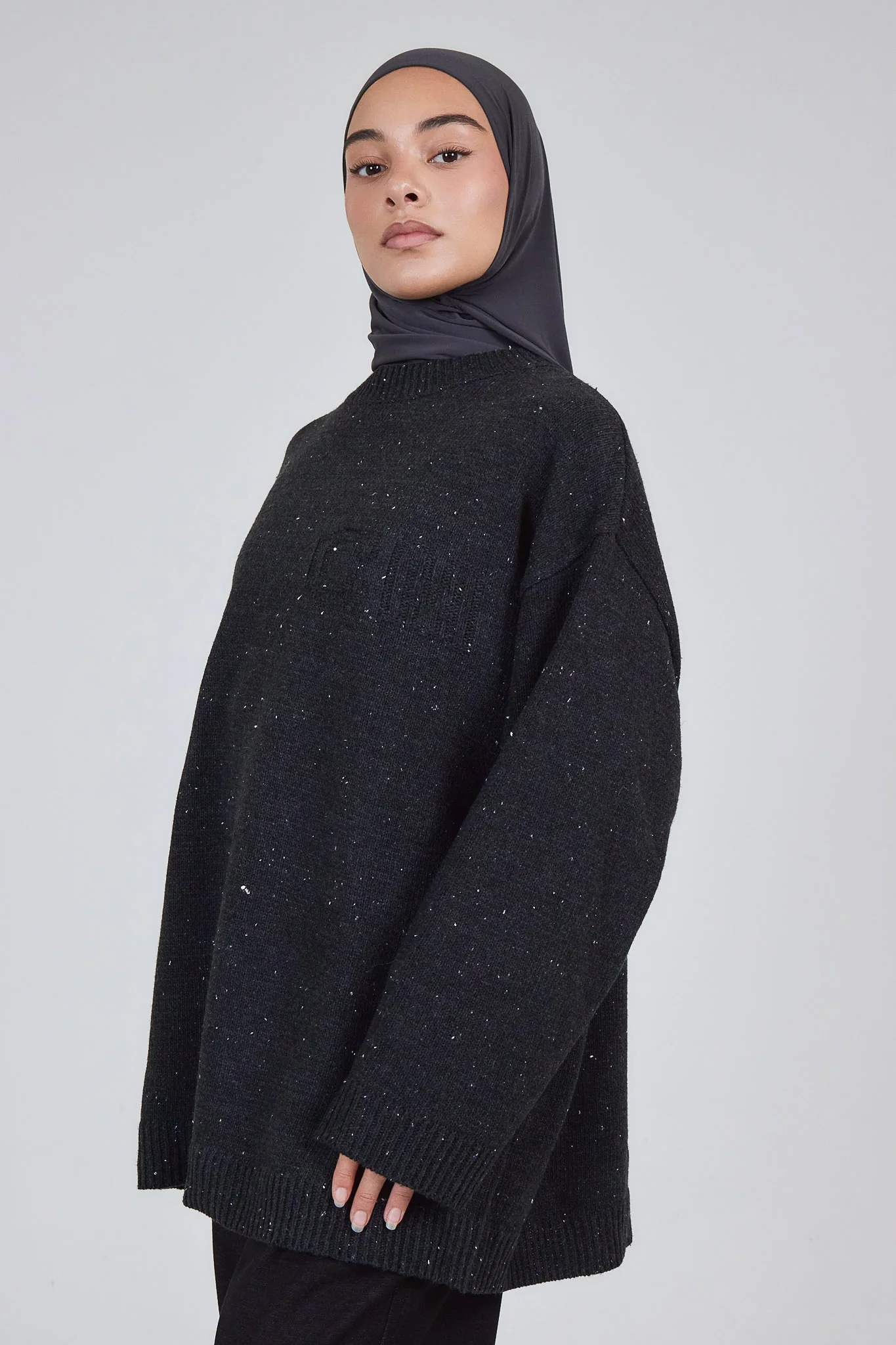 Le Pull-Over Gris Anthracite - Image 4