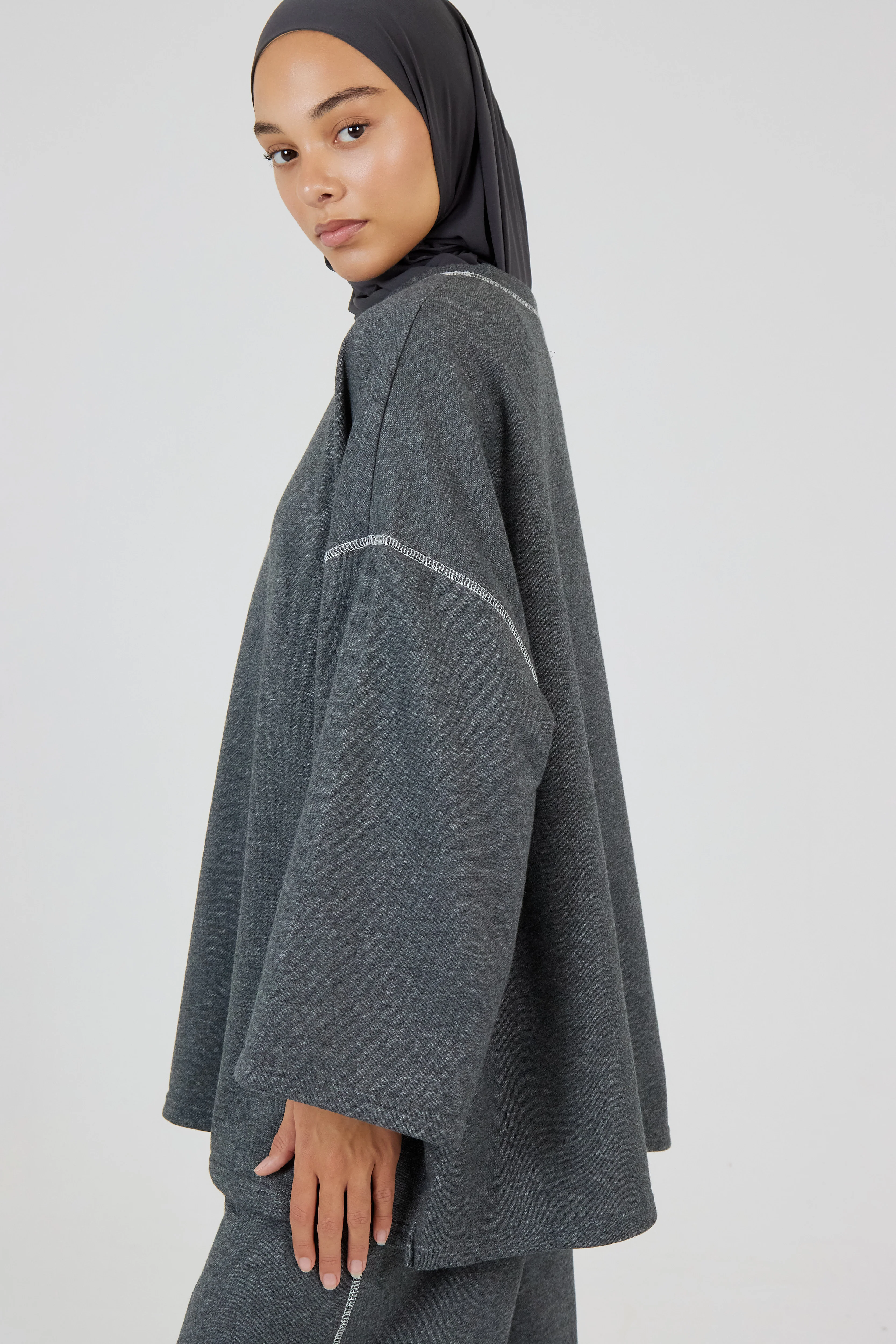 Le T-shirt Essential Gris foncé - Image 3