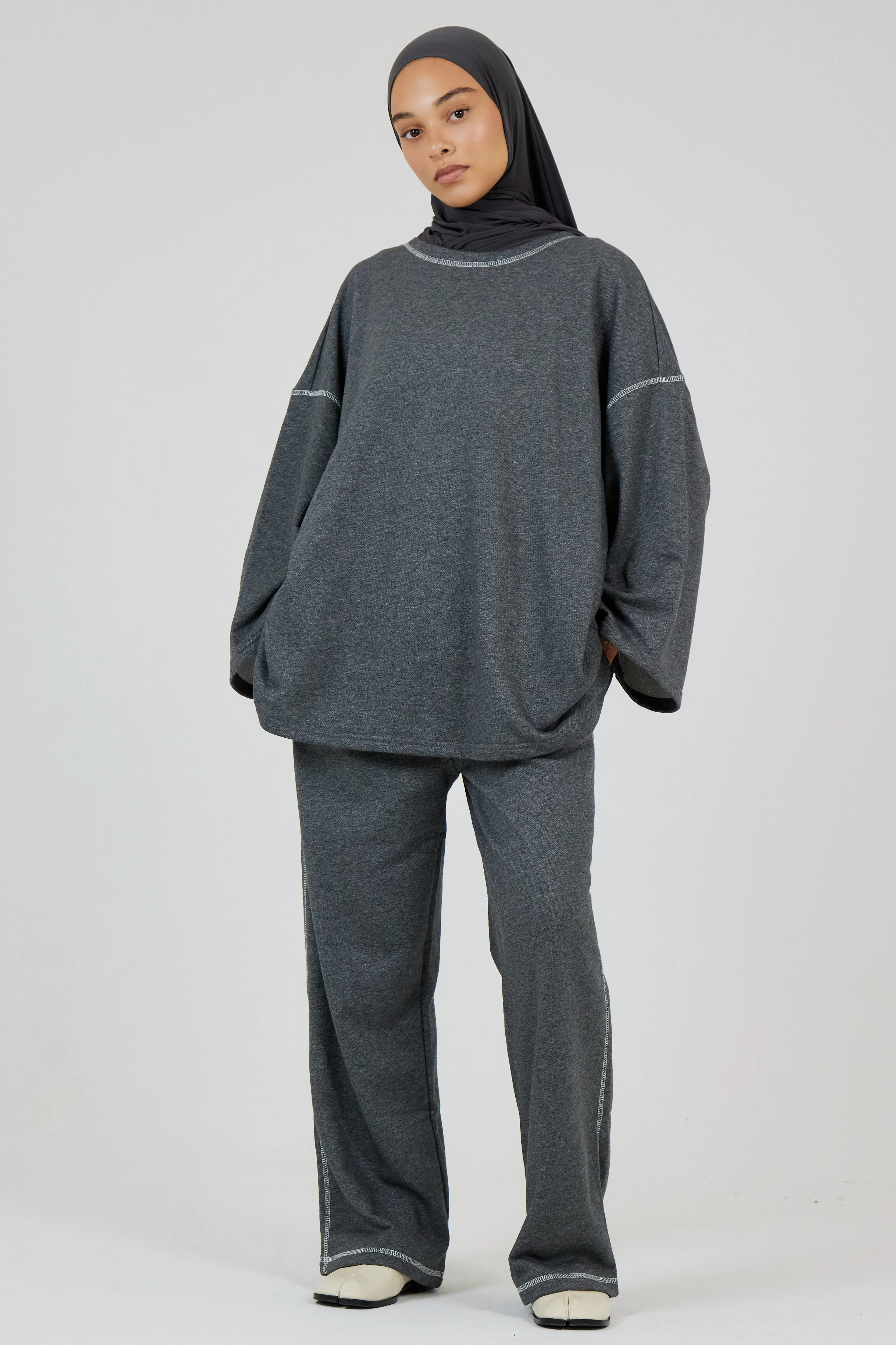 Le T-shirt Essential Gris foncé - Image 5